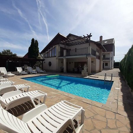 Familia Apartmanház Keszthely Bagian luar foto