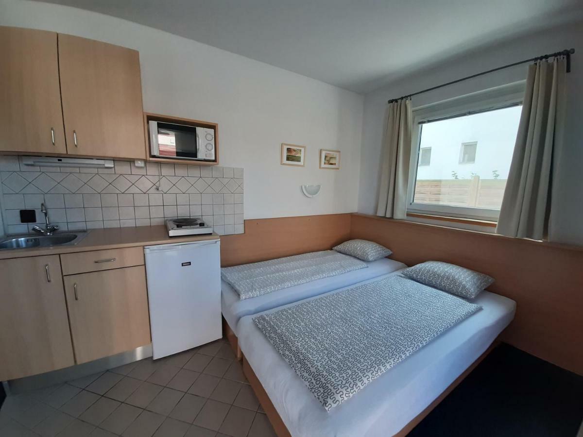 Familia Apartmanház Keszthely Bagian luar foto