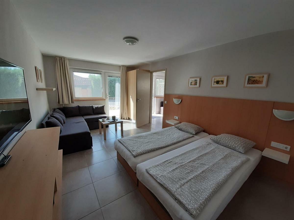 Familia Apartmanház Keszthely Bagian luar foto
