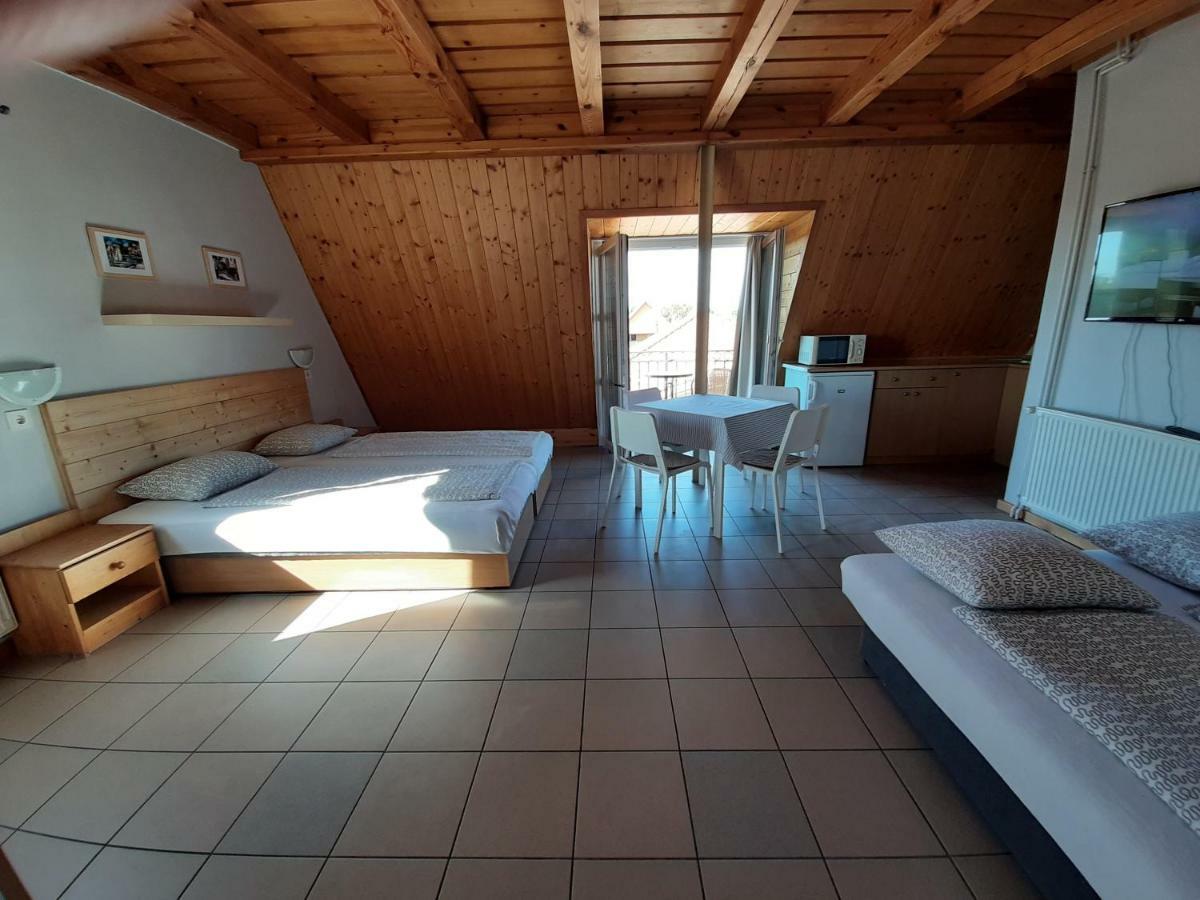 Familia Apartmanház Keszthely Bagian luar foto