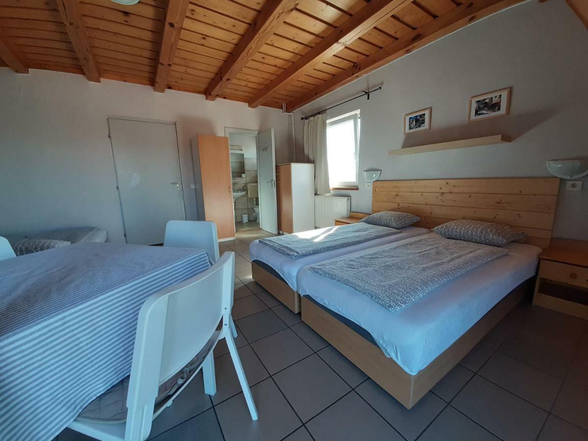 Familia Apartmanház Keszthely Bagian luar foto