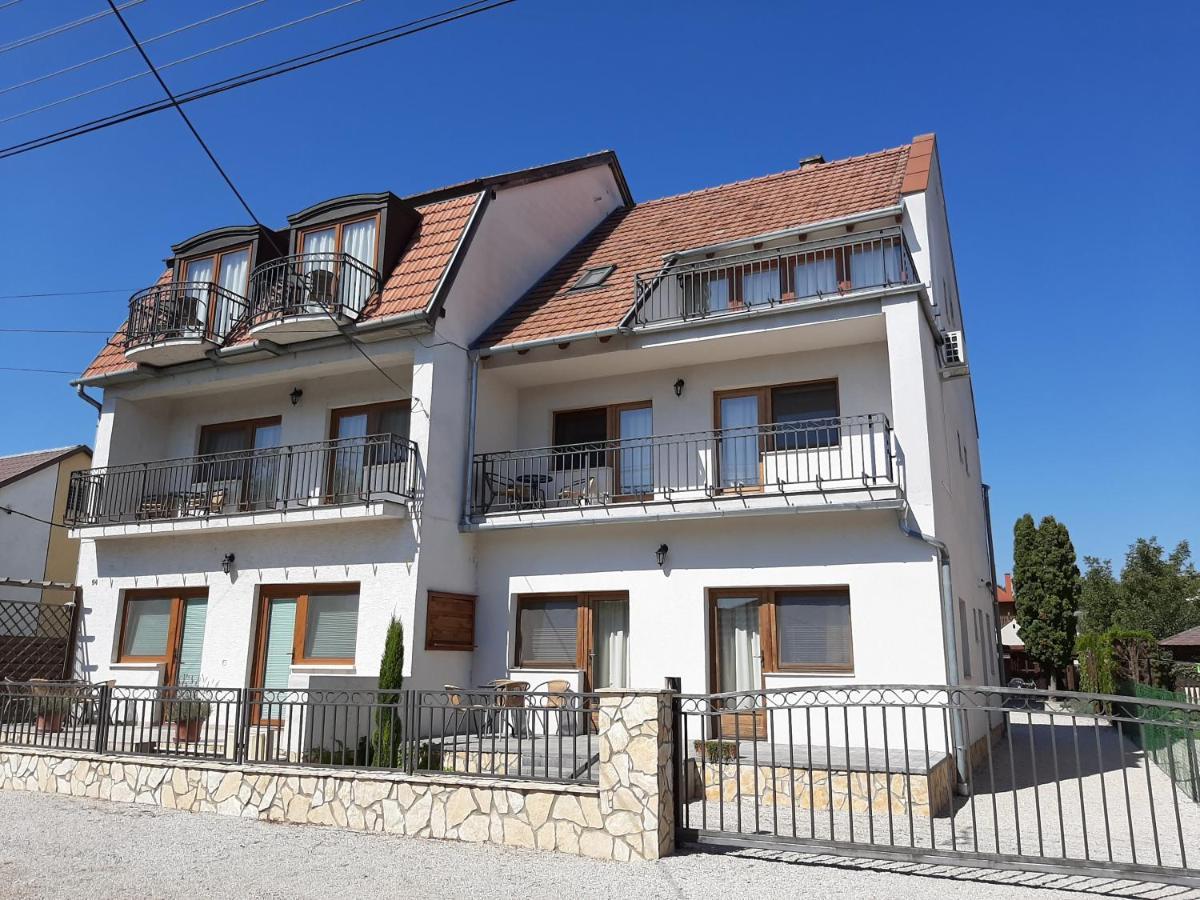 Familia Apartmanház Keszthely Bagian luar foto